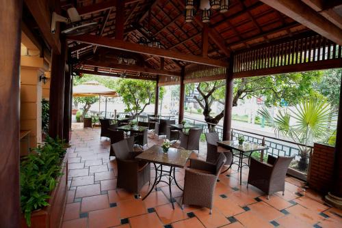 Restaurant, Grand Hotel Vung Tau near Hon Ba Island Restaurant, Grand Hotel Vung Tau near Hon Ba Island