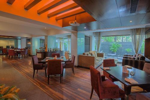 Restaurant, Oakwood Residence Naylor Road Pune near Empress Gardens Restaurant, Oakwood Residence Naylor Road Pune near Empress Gardens