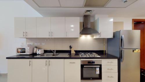 Kitchen, LuxBnB - Park Towers - DIFC in World Trade Centre DIFC Kitchen, LuxBnB - Park Towers - DIFC in World Trade Centre DIFC