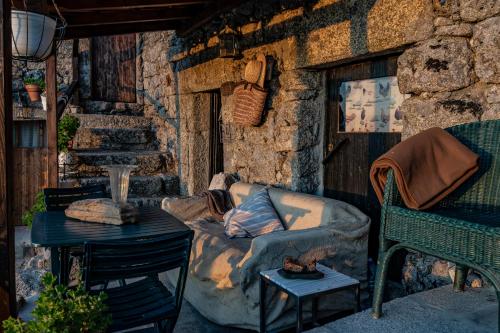 Old House in Monsanto Old House in Monsanto