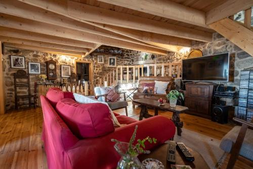 Old House in Monsanto Old House in Monsanto