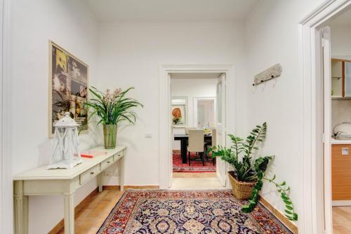 This photo about Mymagicrome - Piazza Di Spagna shared on HyHotel.com