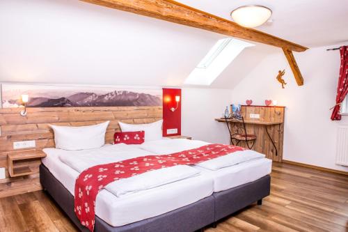 Traditions-Gasthaus Bayrischer Hof in Leutkirch Im Allgau Traditions-Gasthaus Bayrischer Hof in Leutkirch Im Allgau