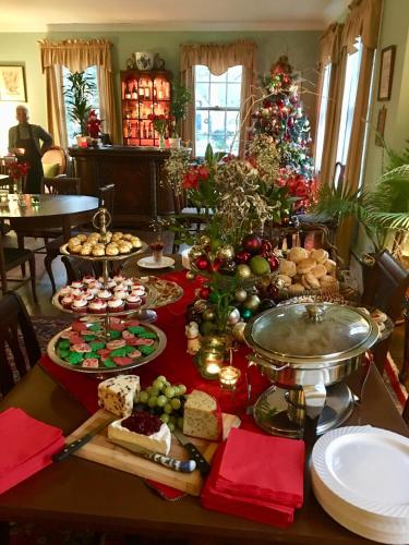 This photo about Oak Manor Inn shared on HyHotel.com