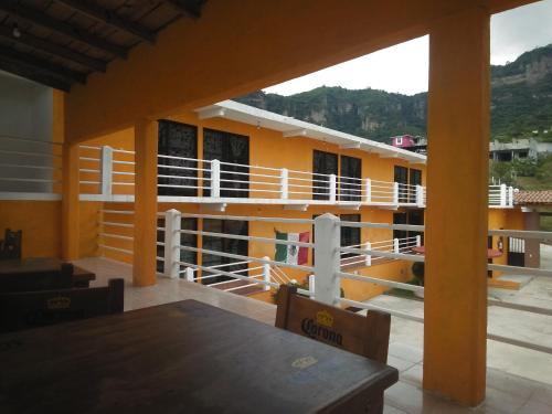 Hotel girasoles