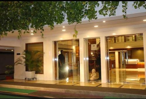 This photo about SureStay Plus Hotel by Best Western Indore shared on HyHotel.com