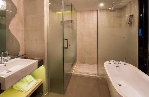 This photo about Lavande Hotels (Qingyuan Sport Park City Hall) shared on HyHotel.com