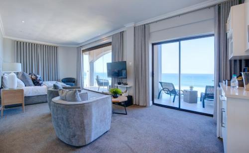 Bay Lodge on the Beach in Mossel Bay Bay Lodge on the Beach in Mossel Bay