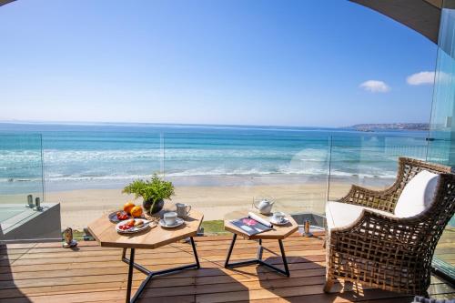 Bay Lodge on the Beach in Mossel Bay Bay Lodge on the Beach in Mossel Bay