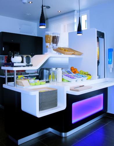 Food and beverages, ibis budget Madrid Centro las Ventas in Ciudad Lineal Food and beverages, ibis budget Madrid Centro las Ventas in Ciudad Lineal