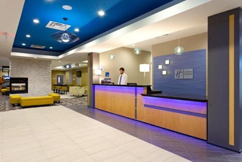 Előcsarnok, Holiday Inn Express and Suites Batavia By IHG in Batavia (New York) Előcsarnok, Holiday Inn Express and Suites Batavia By IHG in Batavia (New York)