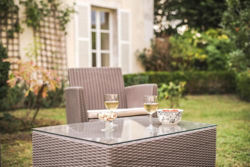 Kert, La Villa Ribière (La Villa Ribiere) in Auxerre Kert, La Villa Ribière (La Villa Ribiere) in Auxerre