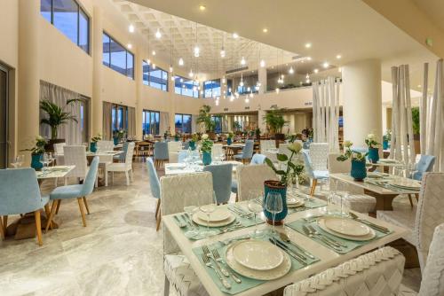 Ravintola, Elysian Luxury Hotel and Spa in Kalamata Ravintola, Elysian Luxury Hotel and Spa in Kalamata