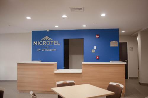 大堂, 傑克遜維爾勒瓊營邁達溫德姆酒店 (Microtel Inn & Suites by Wyndham Camp Lejeune/Jacksonville) in 阿什塔比拉 (NC) 大堂, 傑克遜維爾勒瓊營邁達溫德姆酒店 (Microtel Inn & Suites by Wyndham Camp Lejeune/Jacksonville) in 阿什塔比拉 (NC)