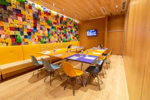 Business center, ibis Styles Singapore On Macpherson in Serangoon Business center, ibis Styles Singapore On Macpherson in Serangoon