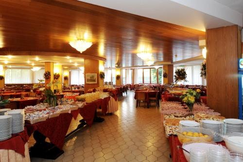 Ételek és italok, Hotel Palme & Suite in Garda Ételek és italok, Hotel Palme & Suite in Garda