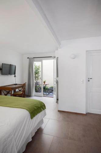 This photo about La Petite Maison Punta Chica shared on HyHotel.com