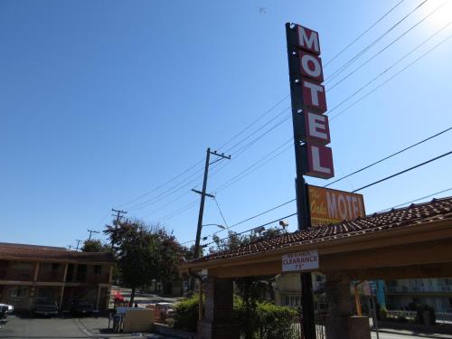 The Oaks Motel Oakland