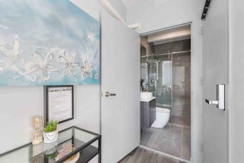 Luxe Ensuite Double Room - AC - Next to Central&CBD - Near Darling Harbour& Chinatown& USYD& UTS in Central Luxe Ensuite Double Room - AC - Next to Central&CBD - Near Darling Harbour& Chinatown& USYD& UTS in Central
