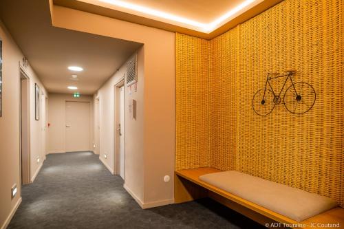 Instalaciones, The People - Tours in Tours Instalaciones, The People - Tours in Tours