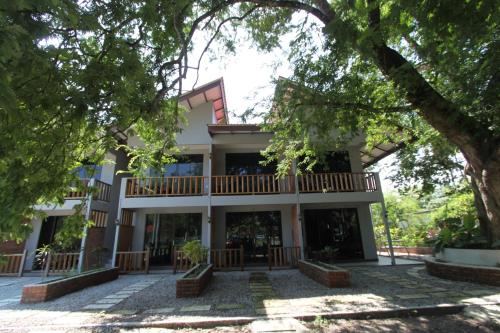 Red Coral Villa near Tanjung Rhu Beach Red Coral Villa near Tanjung Rhu Beach