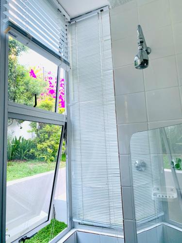 Bilik Mandi, Silverhill rentals in Vredehoek Bilik Mandi, Silverhill rentals in Vredehoek