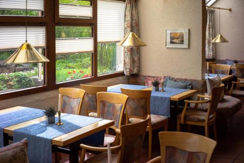 Ресторан, Stadt-gut-Hotel Filderhotel in Ostfildern Ресторан, Stadt-gut-Hotel Filderhotel in Ostfildern