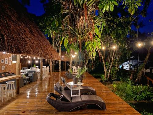 Restaurant, Boatique Hotel and Marina in Rio Dulce Restaurant, Boatique Hotel and Marina in Rio Dulce