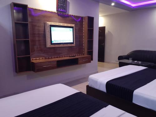 Gulberg Continental Hotel