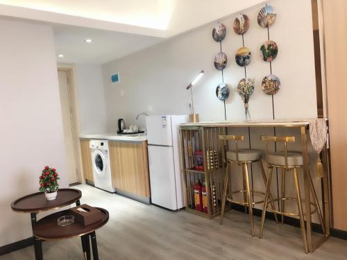 Linghu Mansion Ruide Apartment - Guangzhou Huanshi Road Xiaobei Metro Station near Sharmaji Vegetarian Indian Restaurant Linghu Mansion Ruide Apartment - Guangzhou Huanshi Road Xiaobei Metro Station near Sharmaji Vegetarian Indian Restaurant