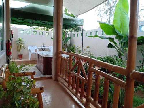 Balcony/terrace, Villa Skanderbeg Guest House near Kalayaan Beach Balcony/terrace, Villa Skanderbeg Guest House near Kalayaan Beach