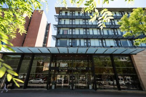 Pintu masuk, Catalonia Gran Verdi Hotel in Sabadell Pintu masuk, Catalonia Gran Verdi Hotel in Sabadell