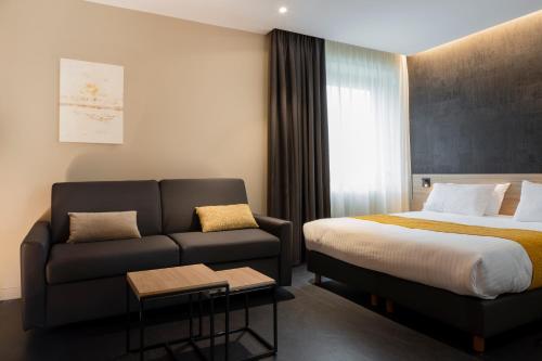 Aparthotel 37 Lodge Courbevoie Paris La Défense (Aparthotel 37 Lodge Courbevoie Paris La Defense) in 拉德芳斯 Aparthotel 37 Lodge Courbevoie Paris La Défense (Aparthotel 37 Lodge Courbevoie Paris La Defense) in 拉德芳斯