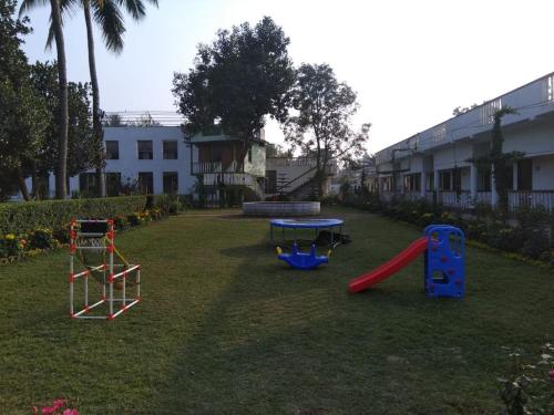 Garden, OYO 35739 Samriddhi Banquet Garden & Resorts in Berhampore Garden, OYO 35739 Samriddhi Banquet Garden & Resorts in Berhampore