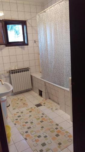 Fürdőszoba, Prenoćište Dika (Prenociste Dika) in Visegrád Fürdőszoba, Prenoćište Dika (Prenociste Dika) in Visegrád