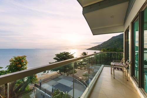 Sunset Beach Club Hotel in Ko Pha-ngan Sunset Beach Club Hotel in Ko Pha-ngan