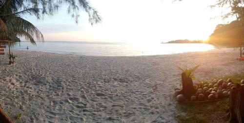 Beach, Walk in homestay in Klong Hin Bay Beach, Walk in homestay in Klong Hin Bay