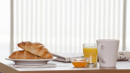 This photo about Holiday Inn Express Dusseldorf City shared on HyHotel.com