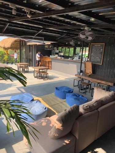 酒吧/高級酒吧, 戴昂青年旅舍 (Dayon Hostel) in 巴拉望 酒吧/高級酒吧, 戴昂青年旅舍 (Dayon Hostel) in 巴拉望