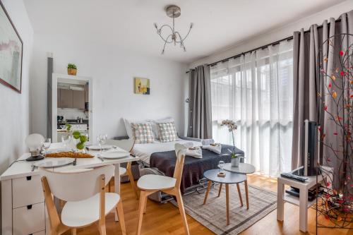 Facilities, Lyon Confluence - Superbe pied a terre avec parking prive en option near La Sucriere Facilities, Lyon Confluence - Superbe pied a terre avec parking prive en option near La Sucriere
