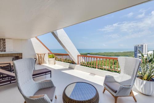 Balcony/terrace, Naples Grande Beach Resort in Naples (FL) Balcony/terrace, Naples Grande Beach Resort in Naples (FL)