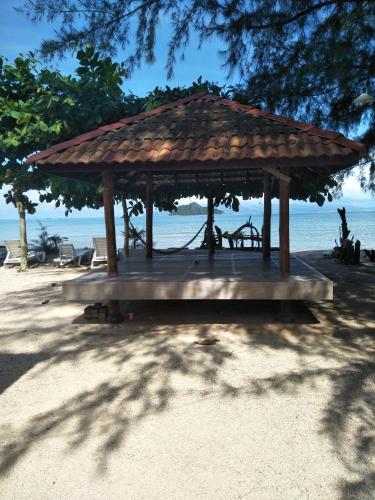 Red Coral Villa near Tanjung Rhu Beach Red Coral Villa near Tanjung Rhu Beach