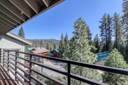 Eagle's Landing Condo 68 in Lakeshore (CA) Eagle's Landing Condo 68 in Lakeshore (CA)