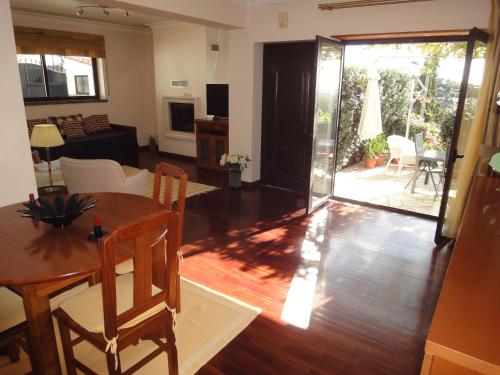 Orchidea Terrace in มัลเวย์รา ดา เซร์รา Orchidea Terrace in มัลเวย์รา ดา เซร์รา