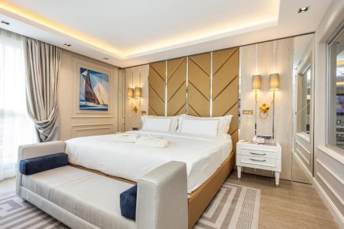 Ramada by Wyndham Sofia City Center in Sofia Ramada by Wyndham Sofia City Center in Sofia