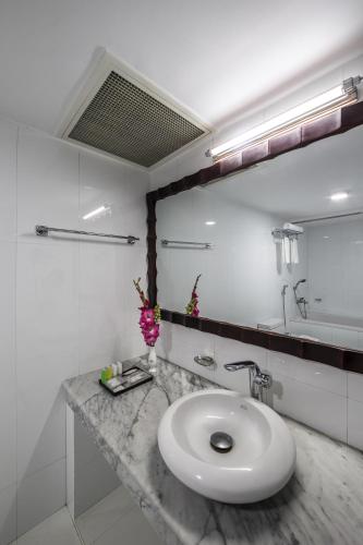 Grand Palace Hotel & Resorts Rangpur in Rangpur Grand Palace Hotel & Resorts Rangpur in Rangpur