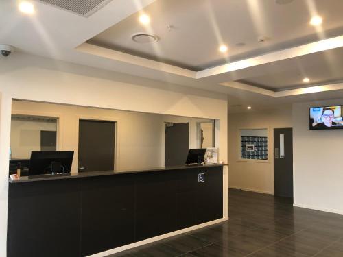 Vestíbulo, Ramada Suites by Wyndham Auckland Manukau Pacfic Centre in Auckland Vestíbulo, Ramada Suites by Wyndham Auckland Manukau Pacfic Centre in Auckland