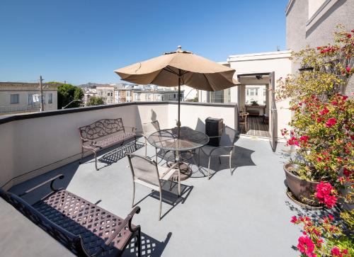 Balcony/terrace, Buena Vista Motor Inn near Ghirardelli Square Balcony/terrace, Buena Vista Motor Inn near Ghirardelli Square