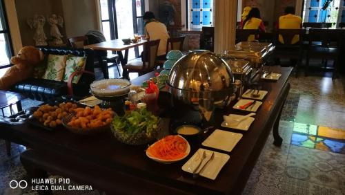 อาหารและเครื่องดื่ม, เอนกาย บูทิก โฮเทล (Aen Guy Boutique Hotel) in ตัวเมืองสุโขทัย อาหารและเครื่องดื่ม, เอนกาย บูทิก โฮเทล (Aen Guy Boutique Hotel) in ตัวเมืองสุโขทัย