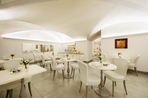 Restaurant, Hotel Touring in Santo Stefano Restaurant, Hotel Touring in Santo Stefano